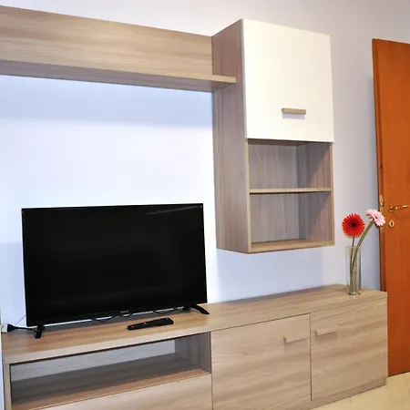 Via Battisti 231 1 Apartamento *