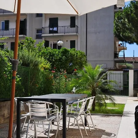 Via Battisti 231 1 *